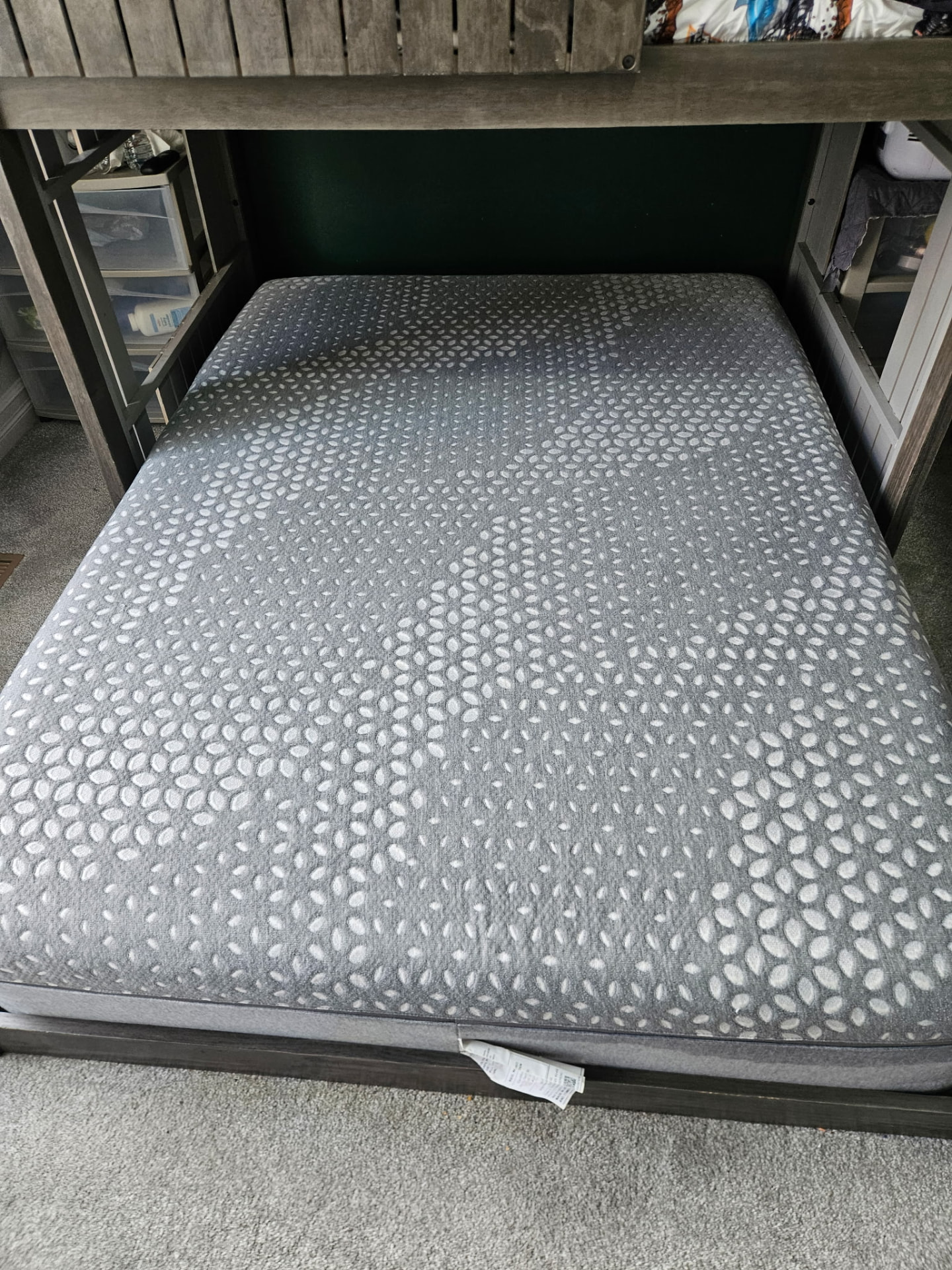 Mattress steam cleaning